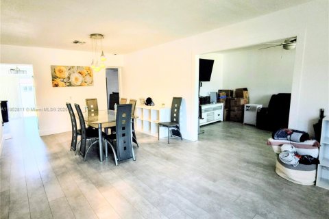 House in Miami, Florida 3 bedrooms № 1867365 - photo 23
