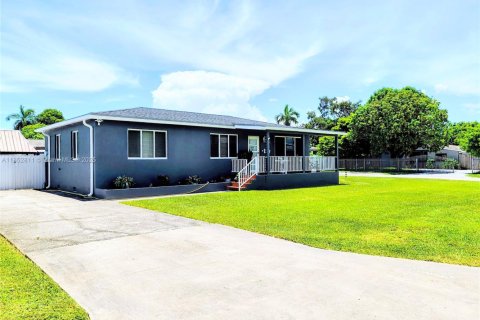 House in Miami, Florida 3 bedrooms № 1867365 - photo 8