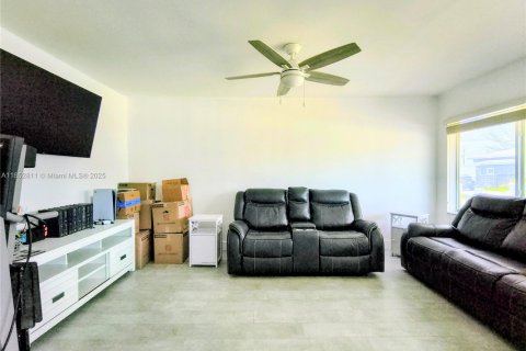House in Miami, Florida 3 bedrooms № 1867365 - photo 21