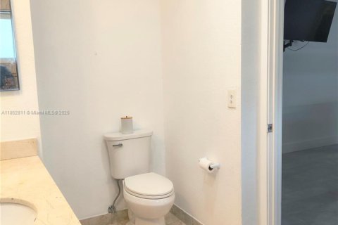 House in Miami, Florida 3 bedrooms № 1867365 - photo 30