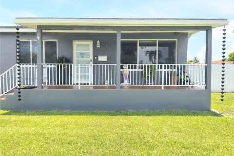 House in Miami, Florida 3 bedrooms № 1867365 - photo 14