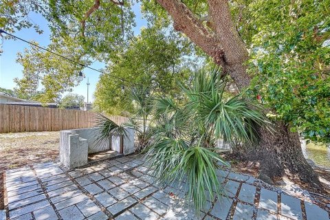 House in Tampa, Florida 3 bedrooms, 107.86 sq.m. № 1666967 - photo 13