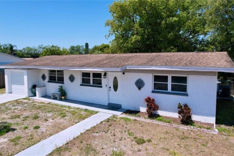 House in Tampa, Florida 3 bedrooms, 107.86 sq.m. № 1666967 - photo 7