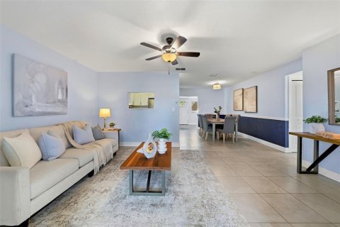 Villa ou maison à vendre à Saint Petersburg, Floride: 3 chambres, 144.28 m2 № 2398775 - photo 5