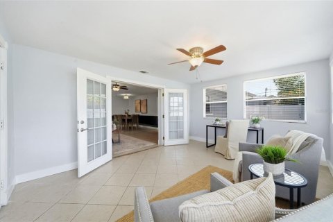 Villa ou maison à vendre à Saint Petersburg, Floride: 3 chambres, 144.28 m2 № 2398775 - photo 10