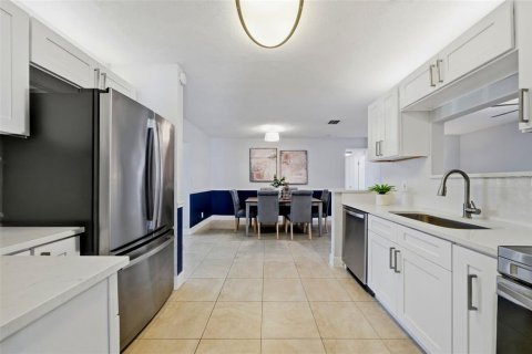 Villa ou maison à vendre à Saint Petersburg, Floride: 3 chambres, 144.28 m2 № 2398775 - photo 15