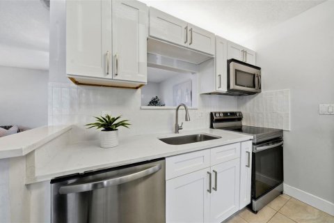Villa ou maison à vendre à Saint Petersburg, Floride: 3 chambres, 144.28 m2 № 2398775 - photo 16