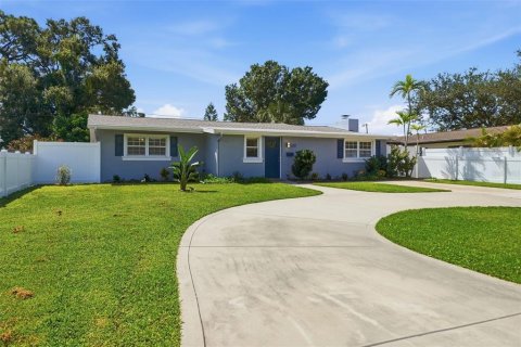 Villa ou maison à vendre à Saint Petersburg, Floride: 3 chambres, 144.28 m2 № 2398775 - photo 2