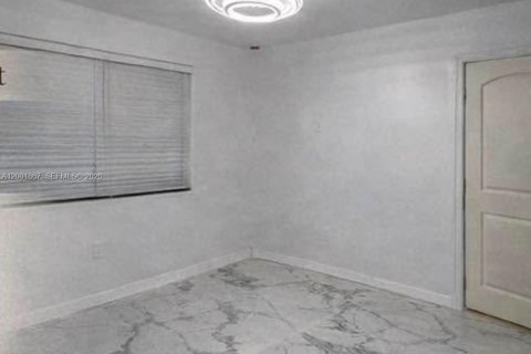 Commercial property in Hollywood, Florida 155.24 sq.m. № 2065724