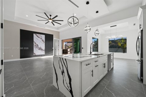 Купить виллу или дом в Кейп-Корал, Флорида 4 спальни, 215.72м2, № 2030637 - фото 12