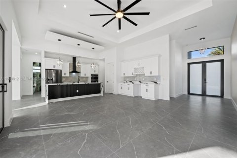 Купить виллу или дом в Кейп-Корал, Флорида 4 спальни, 215.72м2, № 2030637 - фото 9