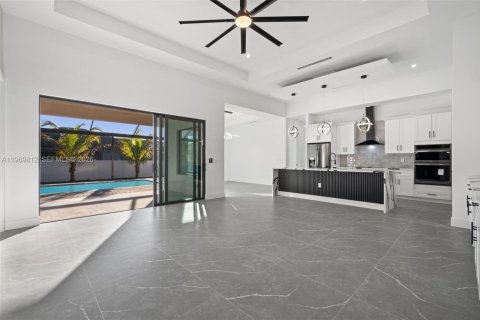 Купить виллу или дом в Кейп-Корал, Флорида 4 спальни, 215.72м2, № 2030637 - фото 6