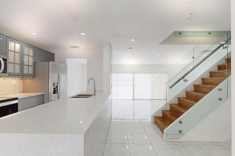 Adosado en venta en Plantation, Florida, 4 dormitorios, 187.66 m2 № 1987853 - foto 1