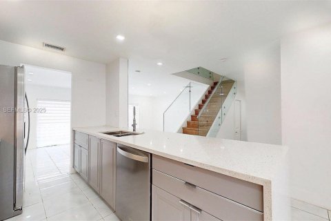 Adosado en venta en Plantation, Florida, 4 dormitorios, 187.66 m2 № 1987853 - foto 7