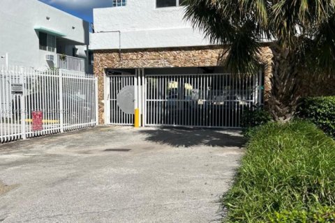 Condo in Miami Beach, Florida, 1 bedroom  № 2428196