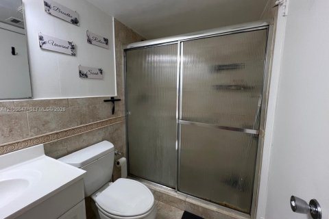 Condo in Miami Beach, Florida, 1 bedroom № 2428196 - photo 15