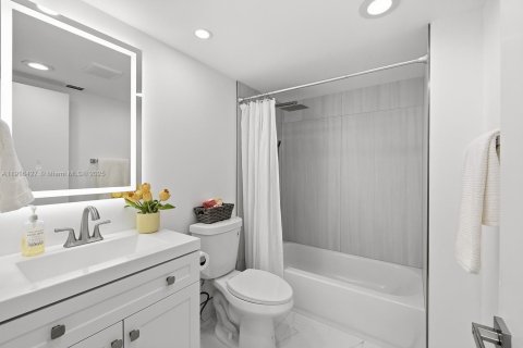 Condominio en venta en Pembroke Pines, Florida, 2 dormitorios, 110.74 m2 № 1972612 - foto 18