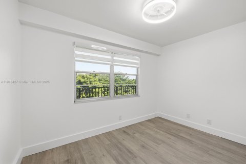 Condominio en venta en Pembroke Pines, Florida, 2 dormitorios, 110.74 m2 № 1972612 - foto 13