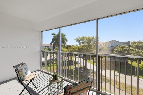 Condominio en venta en Pembroke Pines, Florida, 2 dormitorios, 110.74 m2 № 1972612 - foto 24