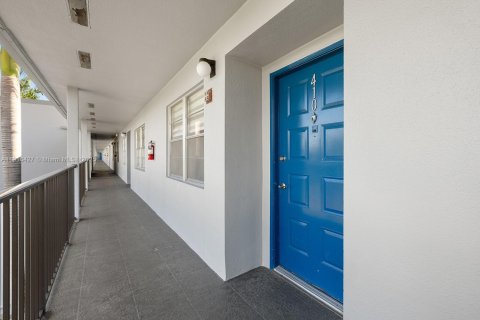 Condominio en venta en Pembroke Pines, Florida, 2 dormitorios, 110.74 m2 № 1972612 - foto 27