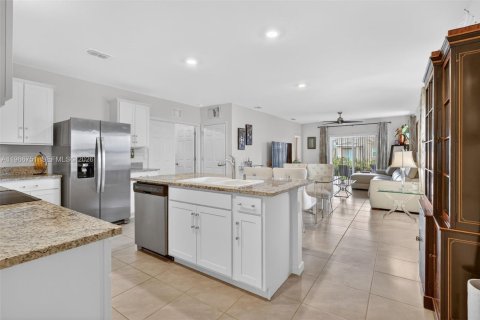 Купить виллу или дом в Порт-Сент-Луси, Флорида 3 спальни, 149.94м2, № 2029040 - фото 2