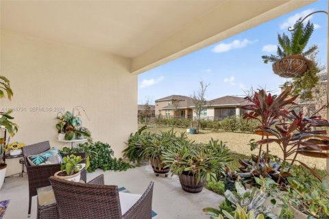 Купить виллу или дом в Порт-Сент-Луси, Флорида 3 спальни, 149.94м2, № 2029040 - фото 21