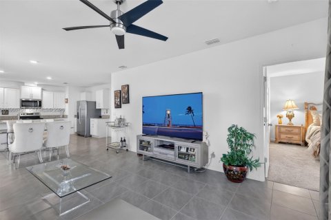 Купить виллу или дом в Порт-Сент-Луси, Флорида 3 спальни, 149.94м2, № 2029040 - фото 11