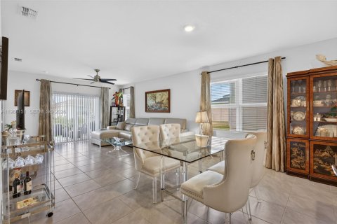 Купить виллу или дом в Порт-Сент-Луси, Флорида 3 спальни, 149.94м2, № 2029040 - фото 9