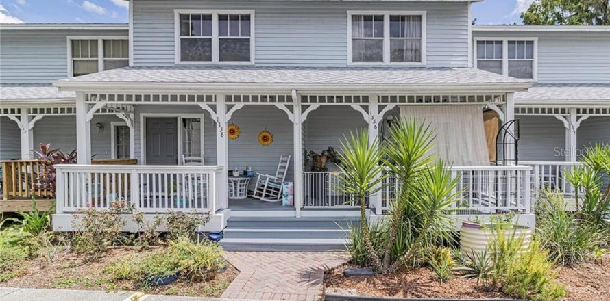 Townhouse in Inverness, Florida 2 bedrooms, 114.27 sq.m. № 1883558