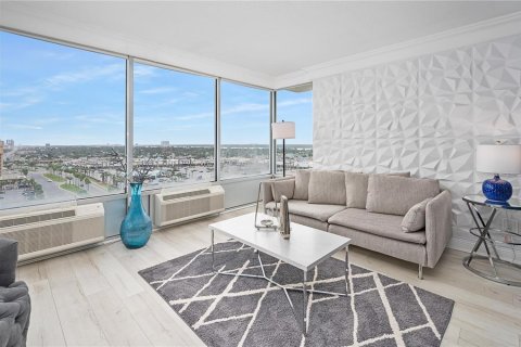 Condominio en venta en Daytona Beach, Florida, 1 dormitorio, 51.47 m2 № 2155614 - foto 12