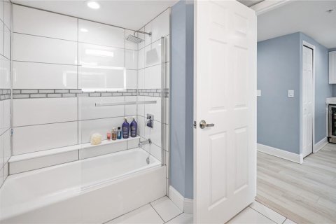 Condominio en venta en Daytona Beach, Florida, 1 dormitorio, 51.47 m2 № 2155614 - foto 14