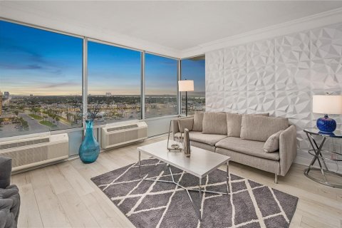 Condominio en venta en Daytona Beach, Florida, 1 dormitorio, 51.47 m2 № 2155614 - foto 13