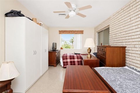 Immobilier commercial à vendre à Port Charlotte, Floride: 11 chambres, 466.65 m2 № 2411687 - photo 29
