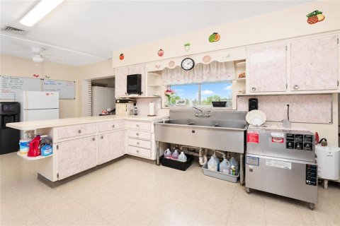 Immobilier commercial à vendre à Port Charlotte, Floride: 11 chambres, 466.65 m2 № 2411687 - photo 10