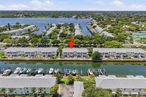 Condo in Saint Petersburg, Florida, 1 bedroom № 2133958