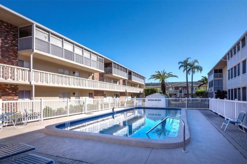 Condo in Sarasota, Florida, 2 bedrooms № 2229160