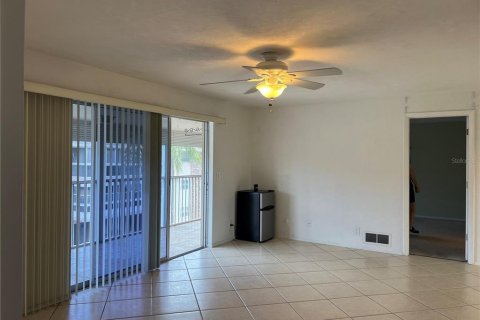 Condo in Sarasota, Florida, 2 bedrooms № 2229160 - photo 3