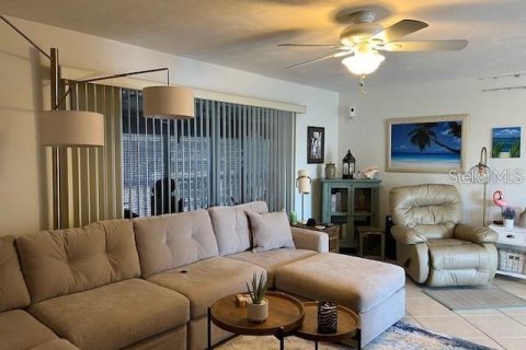 Condo in Sarasota, Florida, 2 bedrooms № 2229160 - photo 17