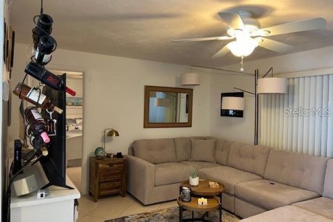 Condo in Sarasota, Florida, 2 bedrooms № 2229160 - photo 16