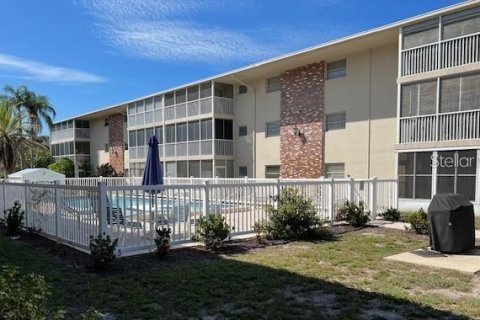 Condo in Sarasota, Florida, 2 bedrooms № 2229160 - photo 4