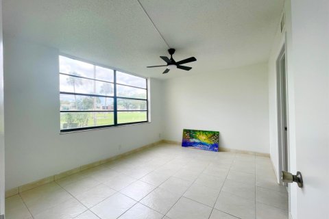 Condominio en venta en Margate, Florida, 1 dormitorio, 78.97 m2 № 2176043 - foto 17