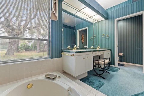 House in Spring Hill, Florida 4 bedrooms, 283.17 sq.m. № 1635877 - photo 16