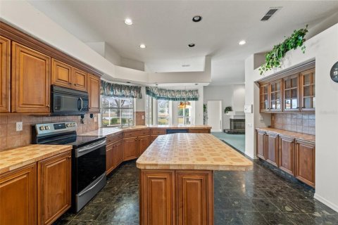 House in Spring Hill, Florida 4 bedrooms, 283.17 sq.m. № 1635877 - photo 19