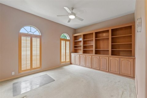 House in Spring Hill, Florida 4 bedrooms, 283.17 sq.m. № 1635877 - photo 12