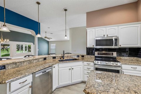 Casa en venta en The Villages, Florida, 3 dormitorios, 212.47 m2 № 2384454 - foto 8