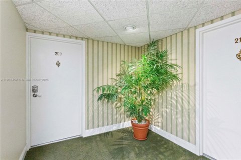 Condominio en venta en Fort Lauderdale, Florida, 2 dormitorios, 139.35 m2 № 1966000 - foto 2