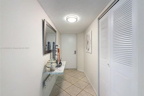 Condominio en venta en Fort Lauderdale, Florida, 2 dormitorios, 139.35 m2 № 1966000 - foto 3