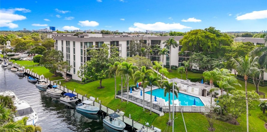 Condominio en Fort Lauderdale, Florida, 2 dormitorios № 1966000