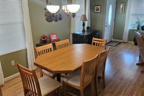 Apartment in Zephyrhills, Florida 2 bedrooms, 97.36 sq.m. № 2215996 - photo 18