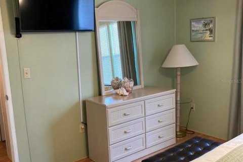 Apartment in Zephyrhills, Florida 2 bedrooms, 97.36 sq.m. № 2215996 - photo 12